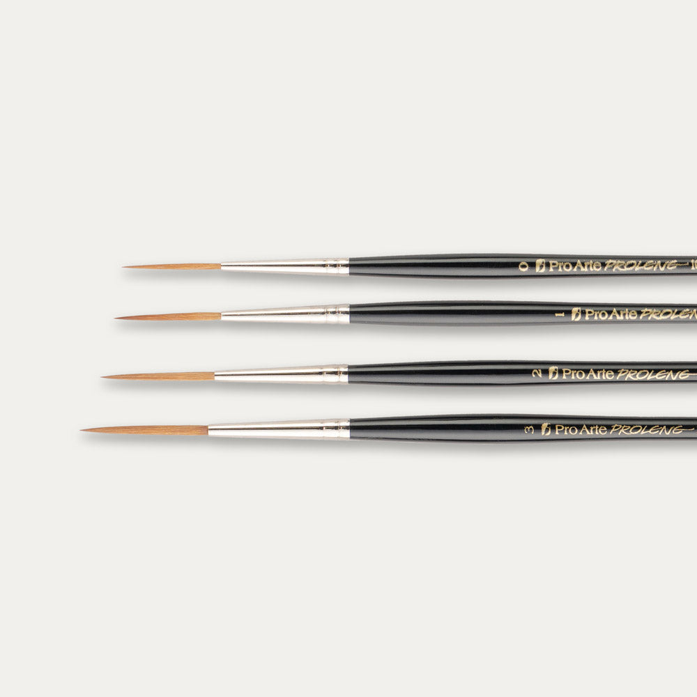 Close-up of the brush tips of the Pro Arte Prolene Rigger brush range on a white background. 